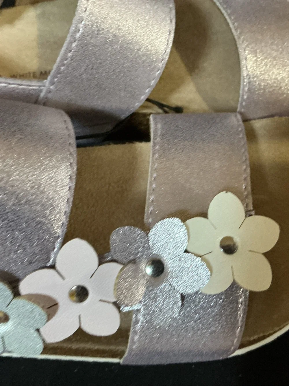 Sandals White Mountain Girls Lavender Metallic Flower Strap Sandals sz 12 flower